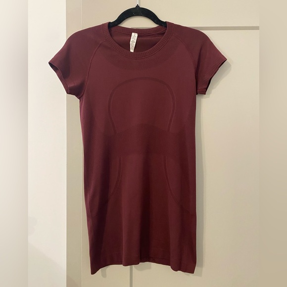 Lululemon Womens Swiftly Tech Short Sleeve Shirt - Hip Length - Picture 1 of 3